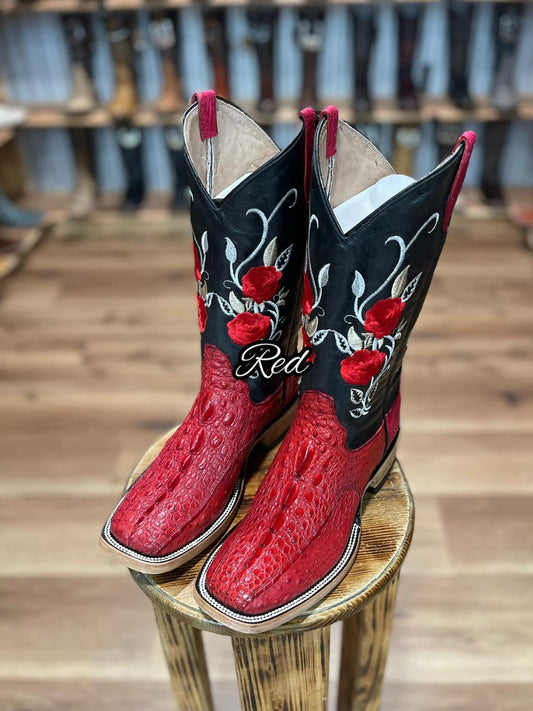 American Snapping Turtle Boots In Color Red